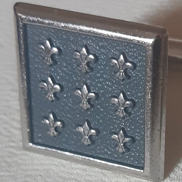 ⚡️BUY 3 for $55⚡️ Vintage Fleur De Lis Sliver Tone & Black Cuff Links - Picture 4 of 8